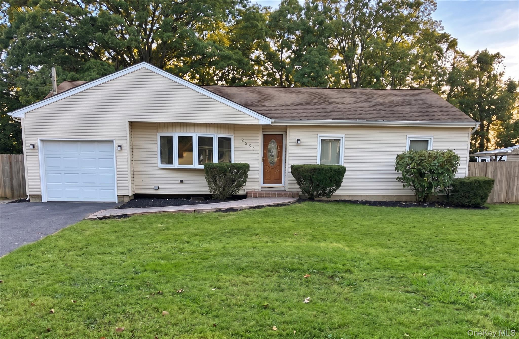 2230 Louis Kossuth Avenue, Ronkonkoma