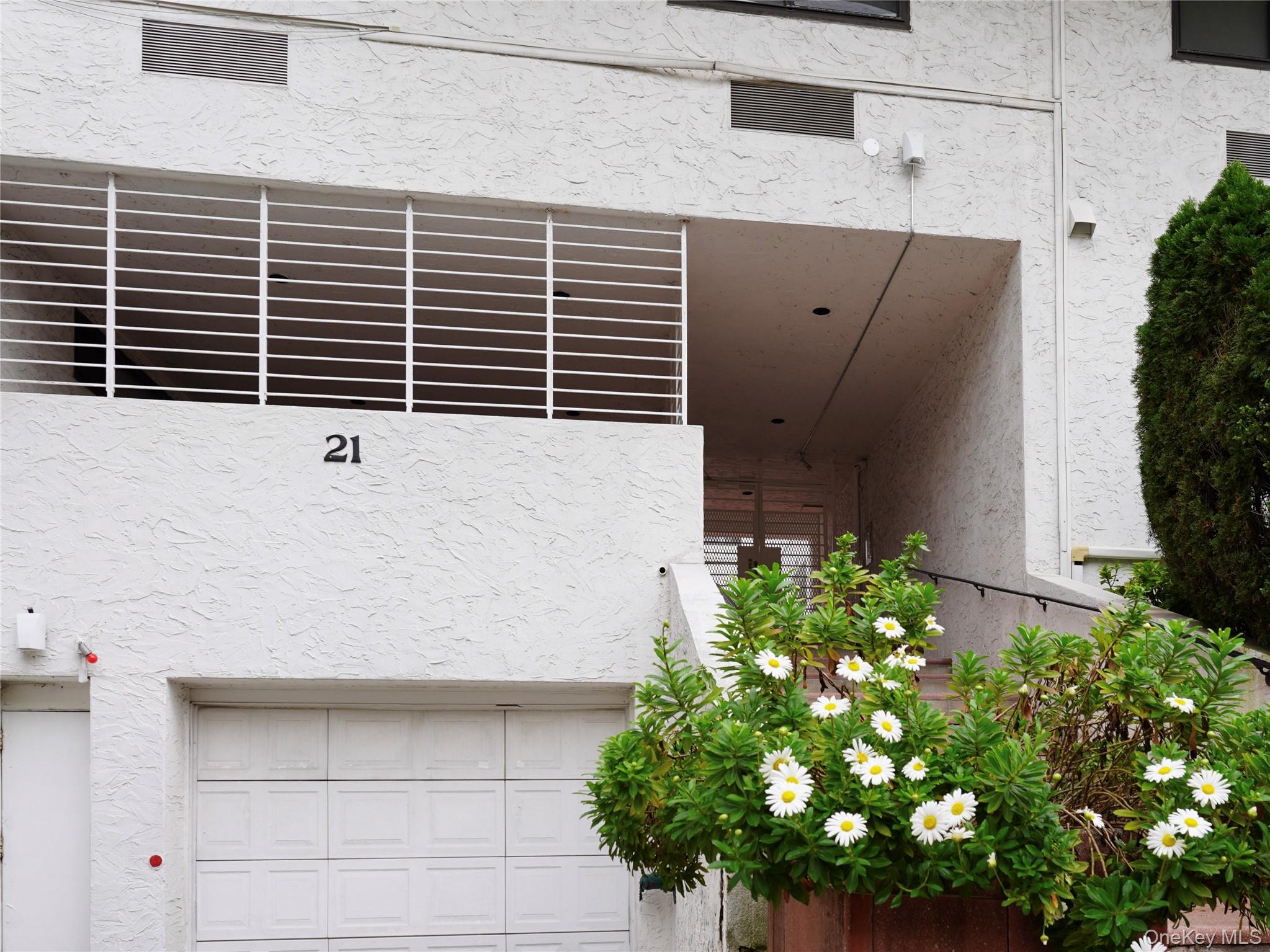 21 Canterbury Road #4 — photo 2