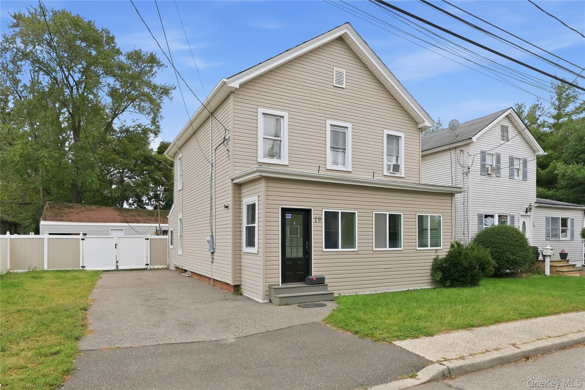 19 Railroad Avenue