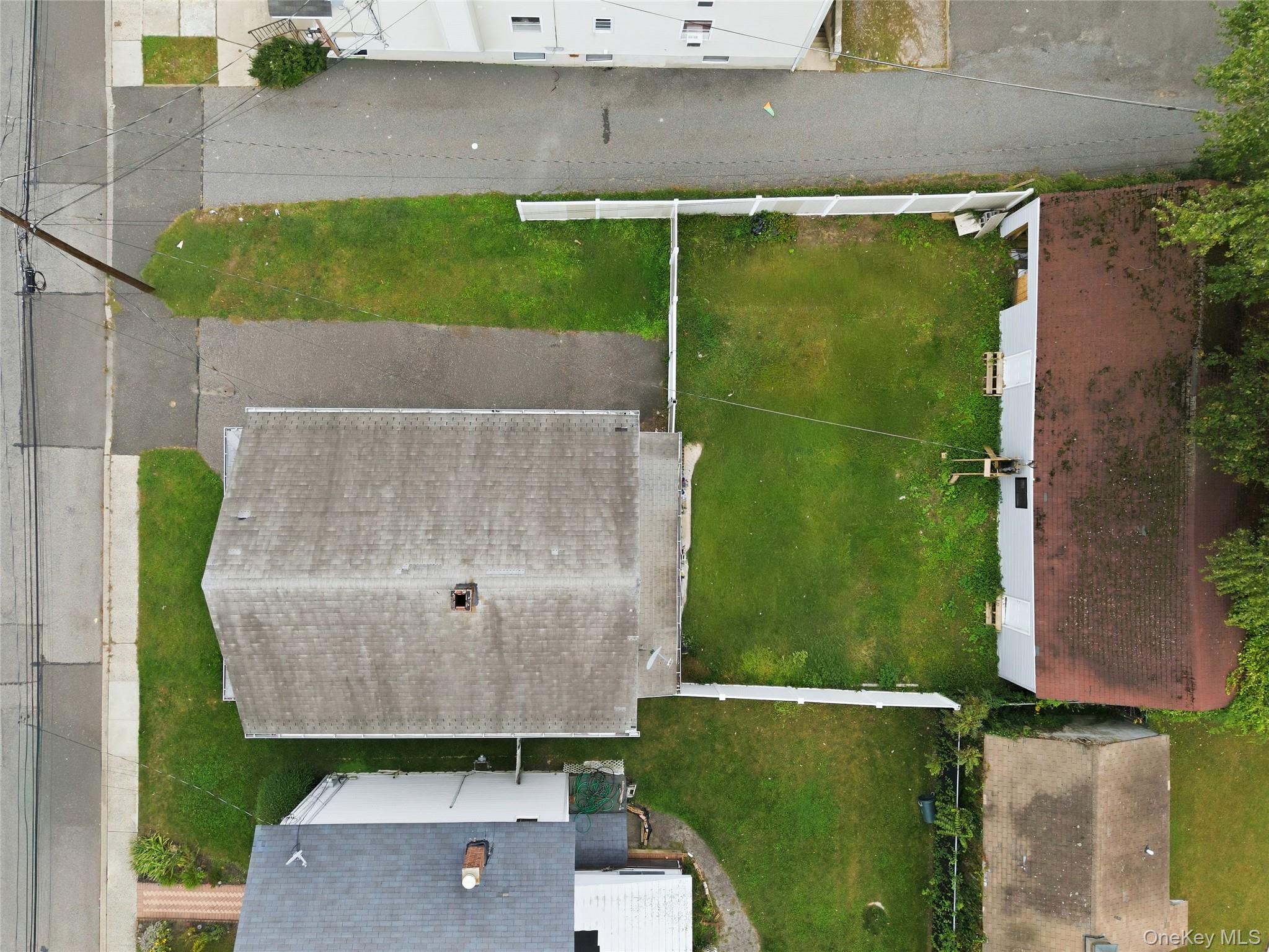 19 Railroad Avenue — photo 34