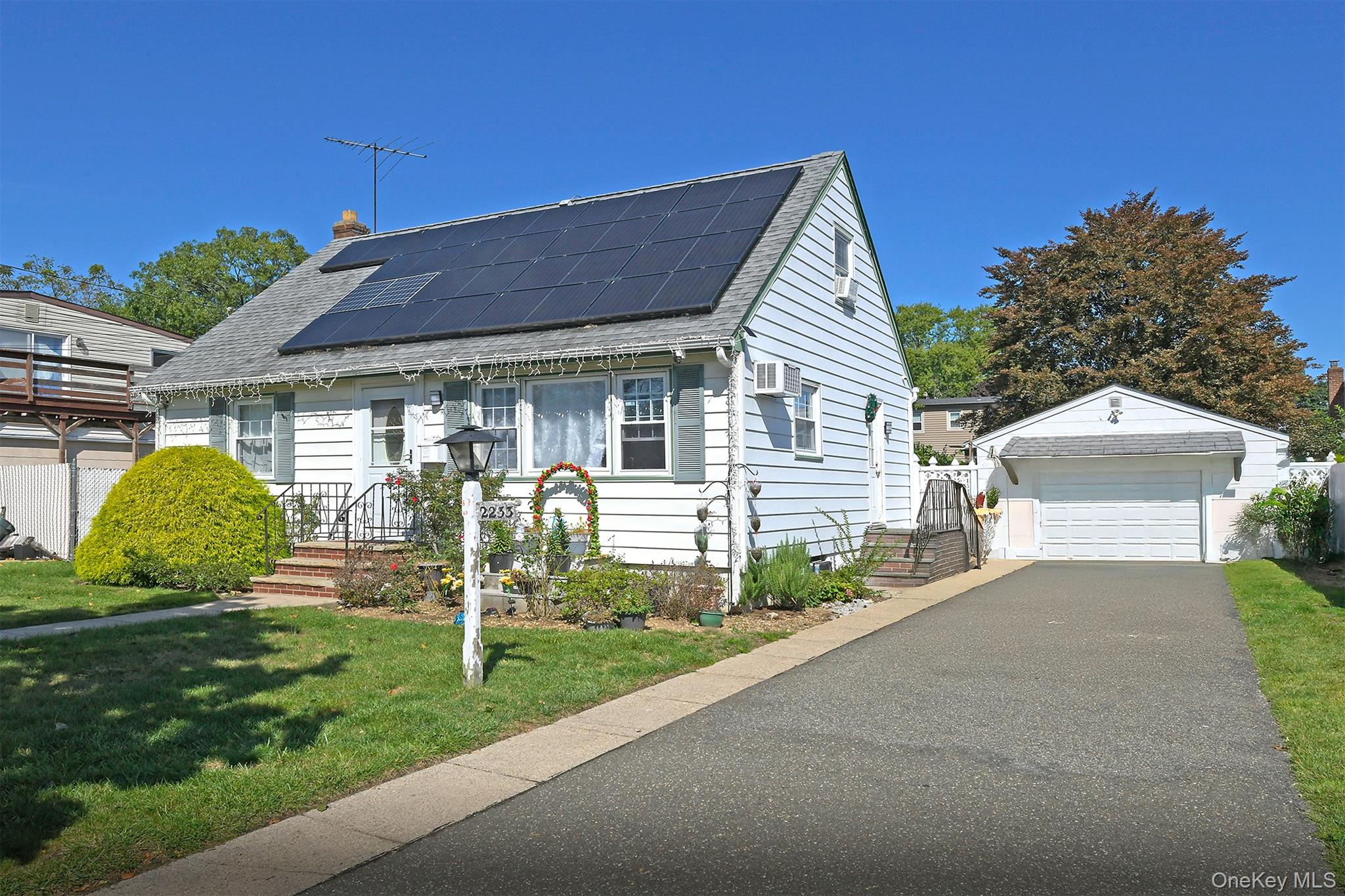 2233 6th Street, East Meadow