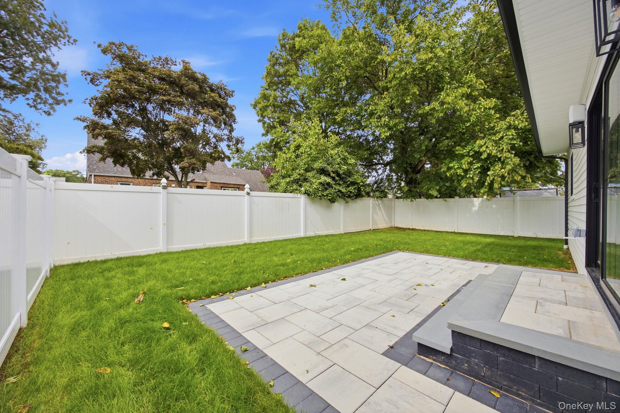 404 Langley Avenue — photo 36