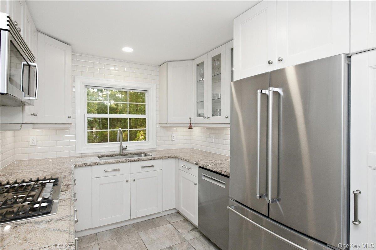 20 Beaumont Drive — photo 12