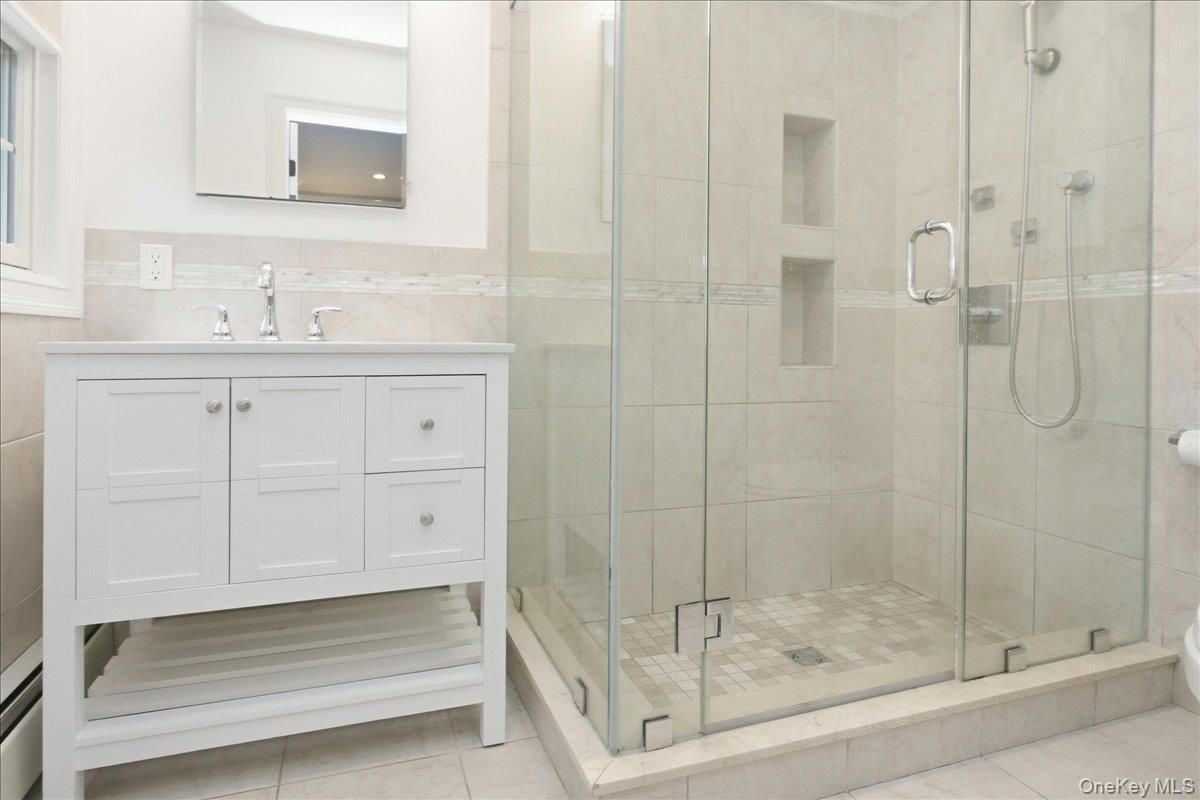 20 Beaumont Drive — photo 18