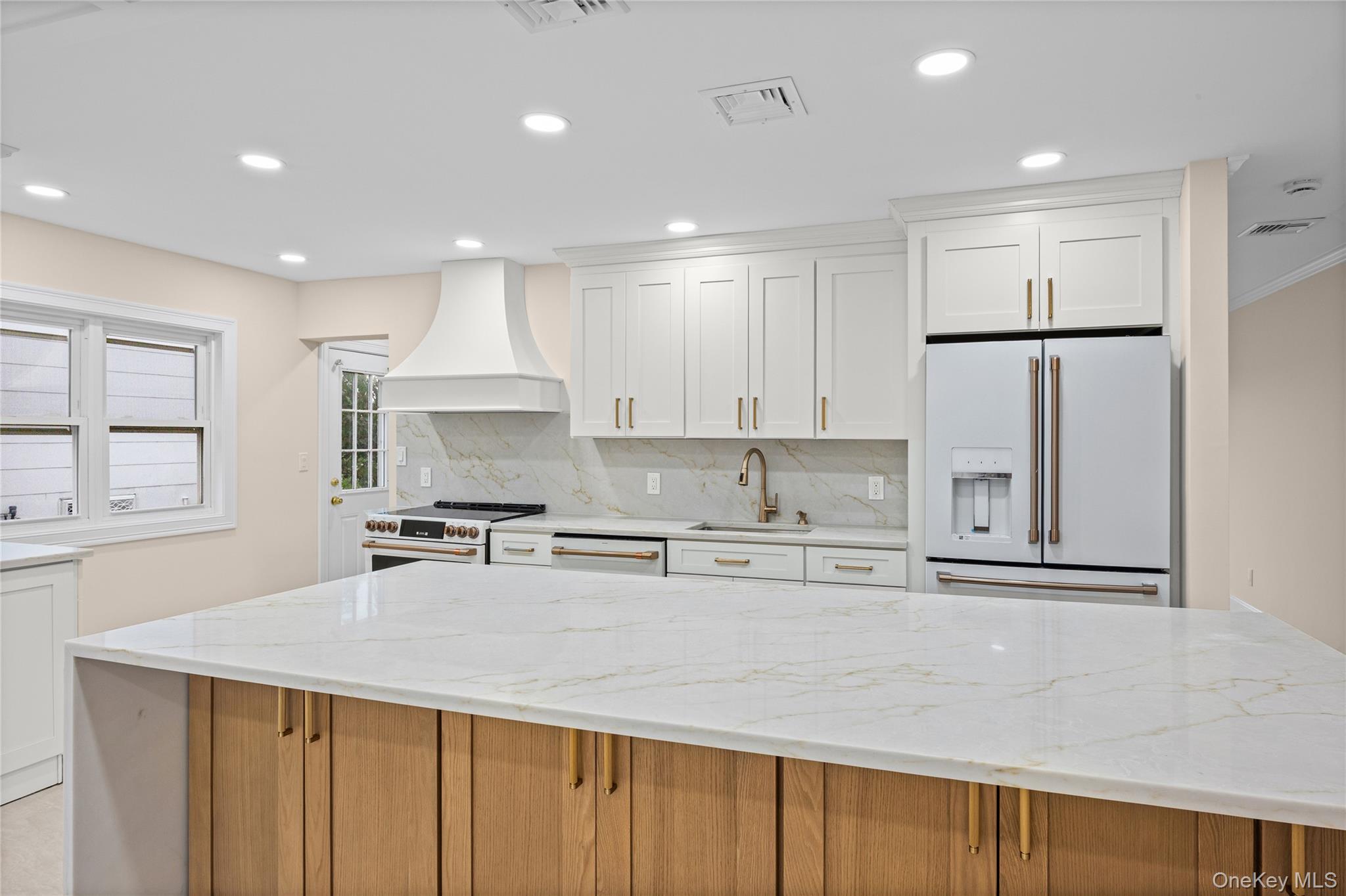 289 Lido Boulevard — photo 5