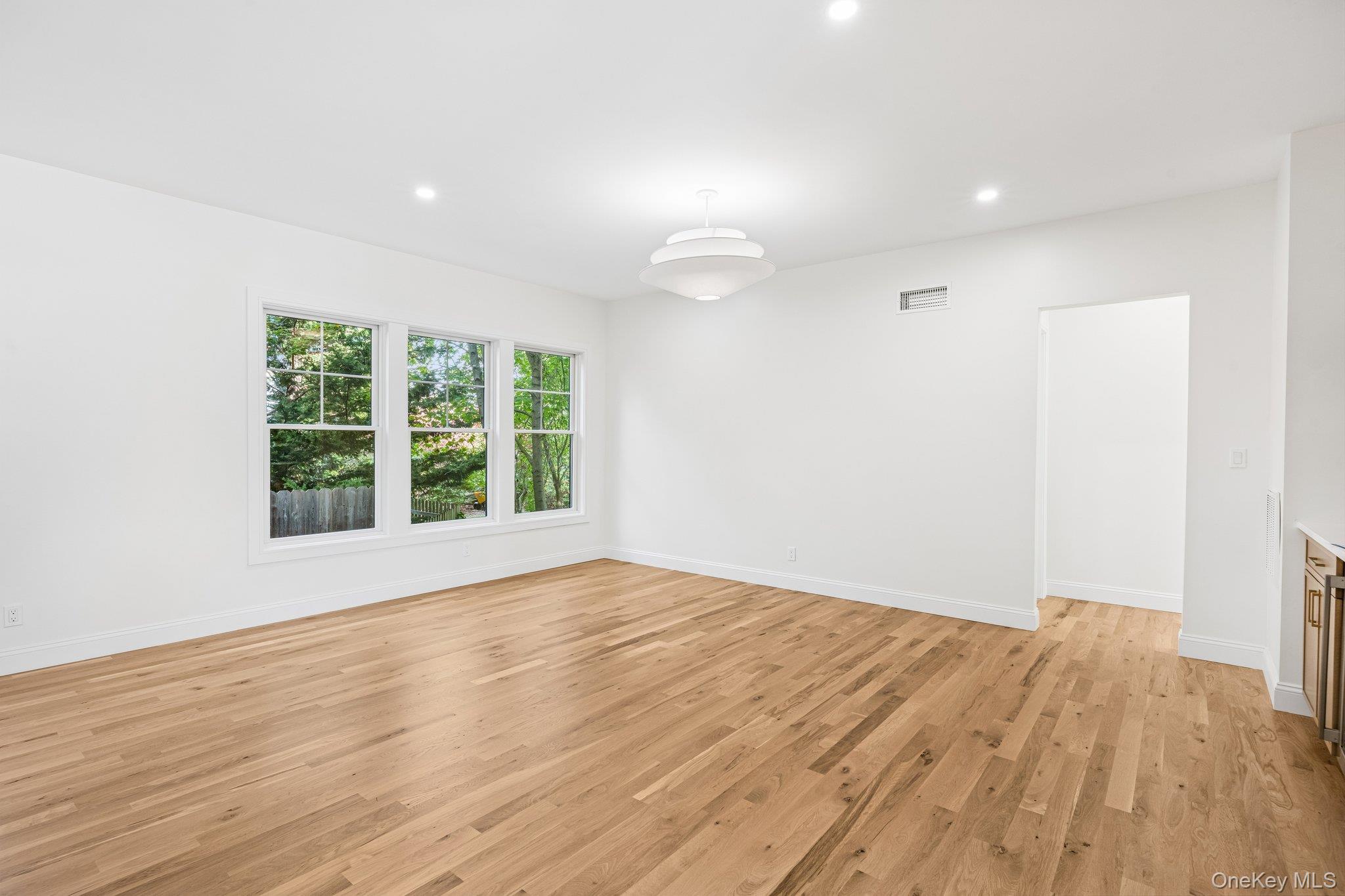 10 Nelson Avenue — photo 10