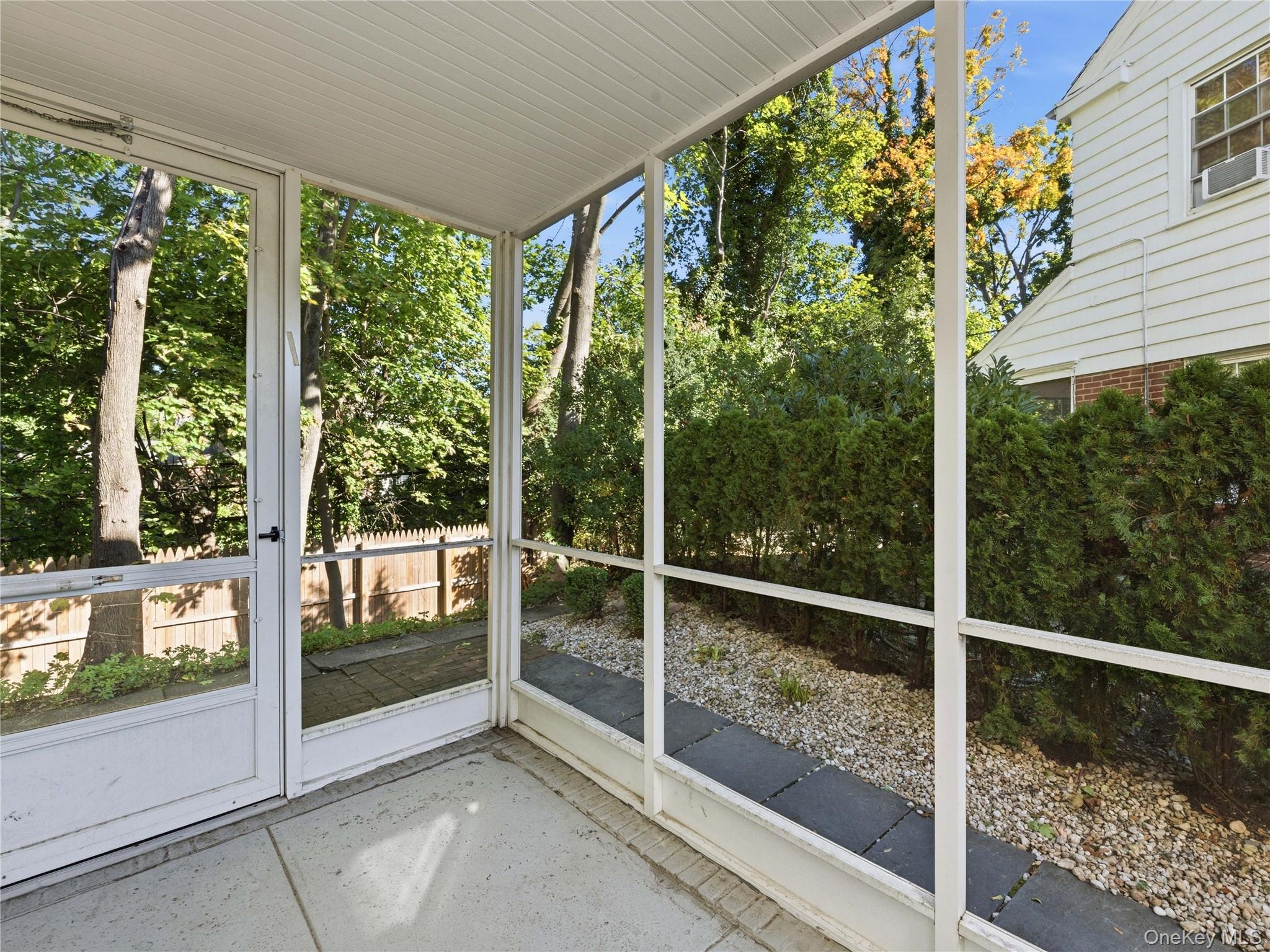 38 Bayview Court — photo 11