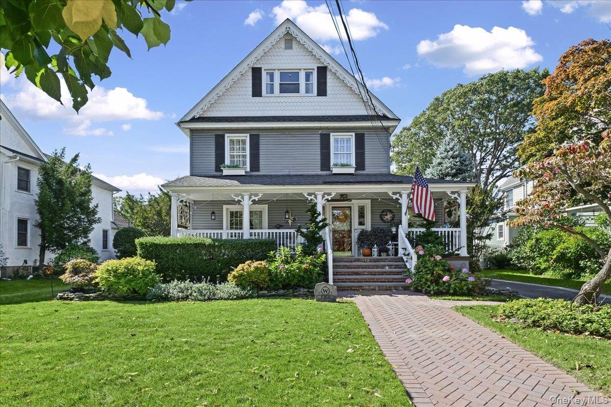 176 Centre Avenue, Rockville Centre