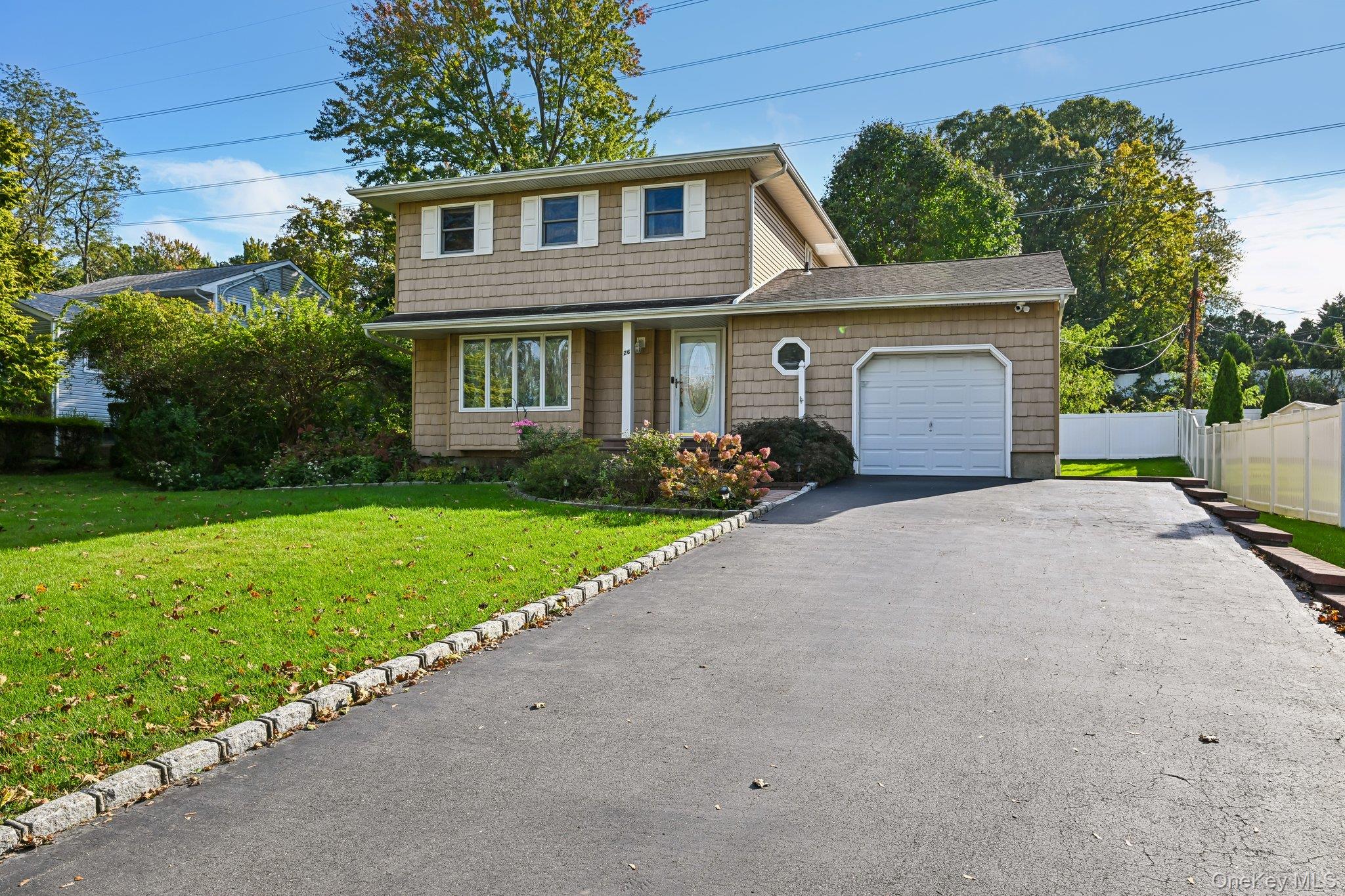 26 Falcon Drive — photo 2
