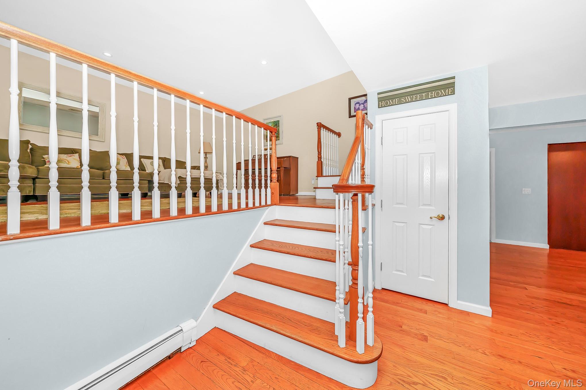 1675 Cornelius Avenue — photo 9