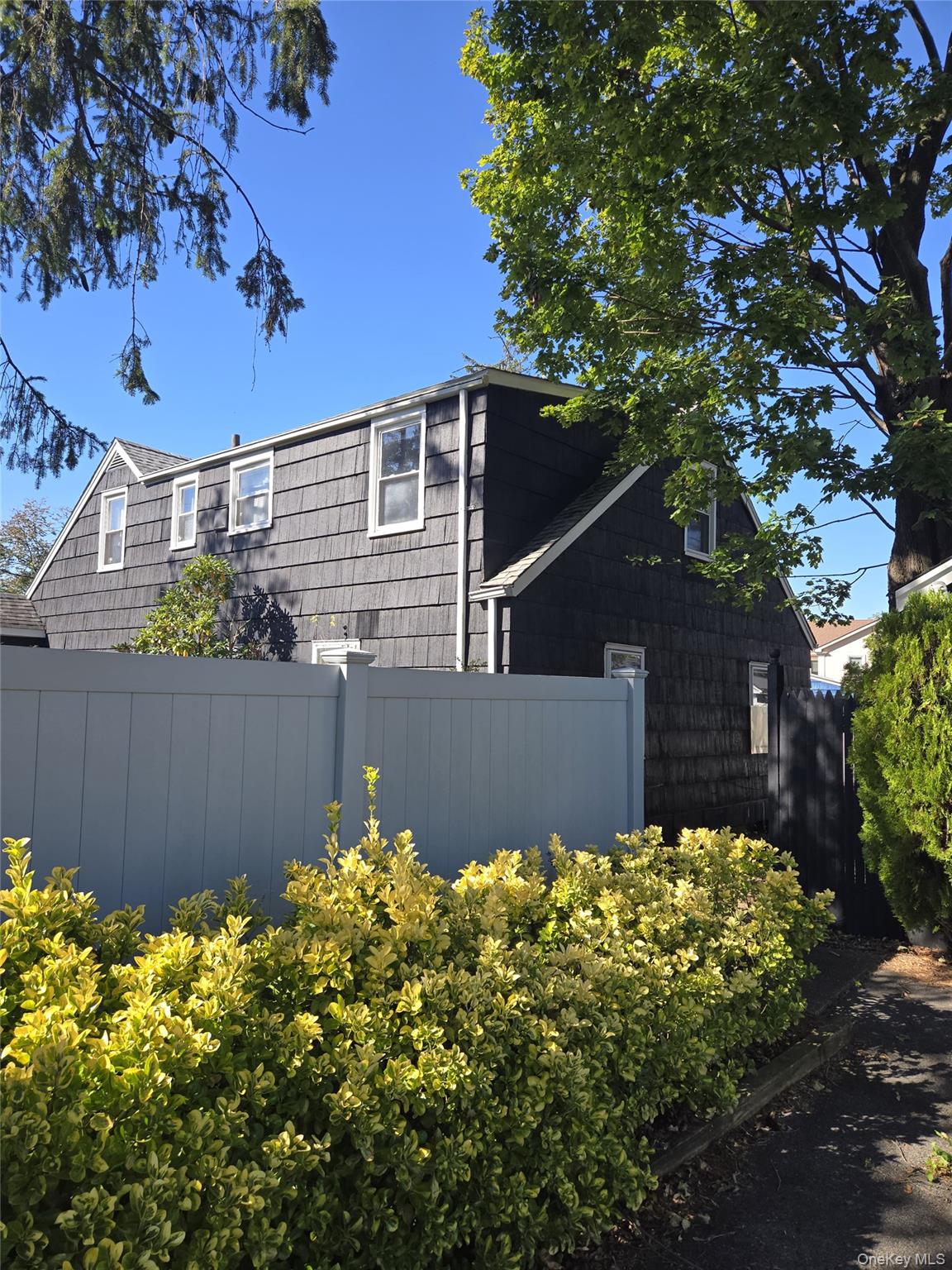 455 Walton Street — photo 2
