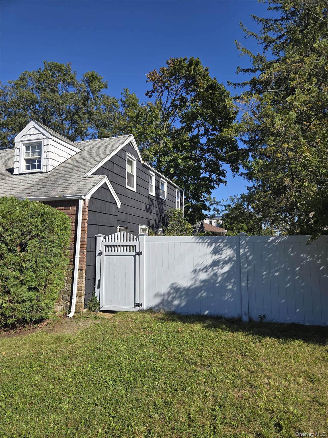 455 Walton Street — photo 3