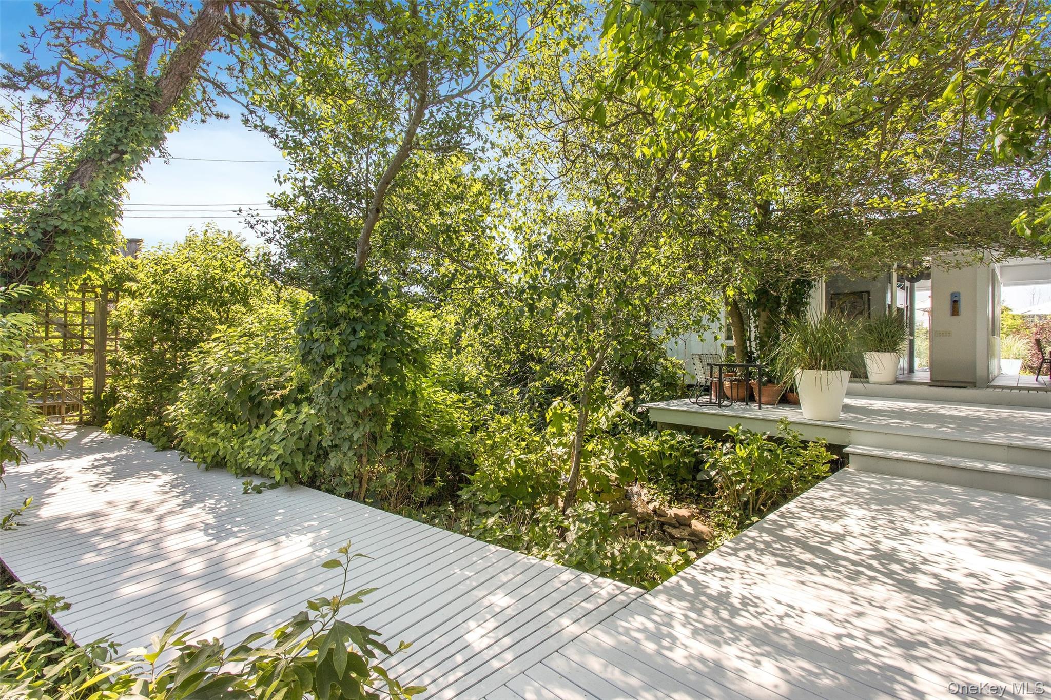 607 Shore Walk — photo 4