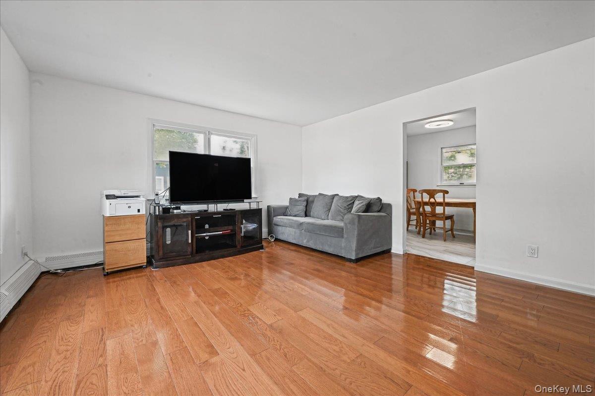 132 Commonwealth Drive — photo 3