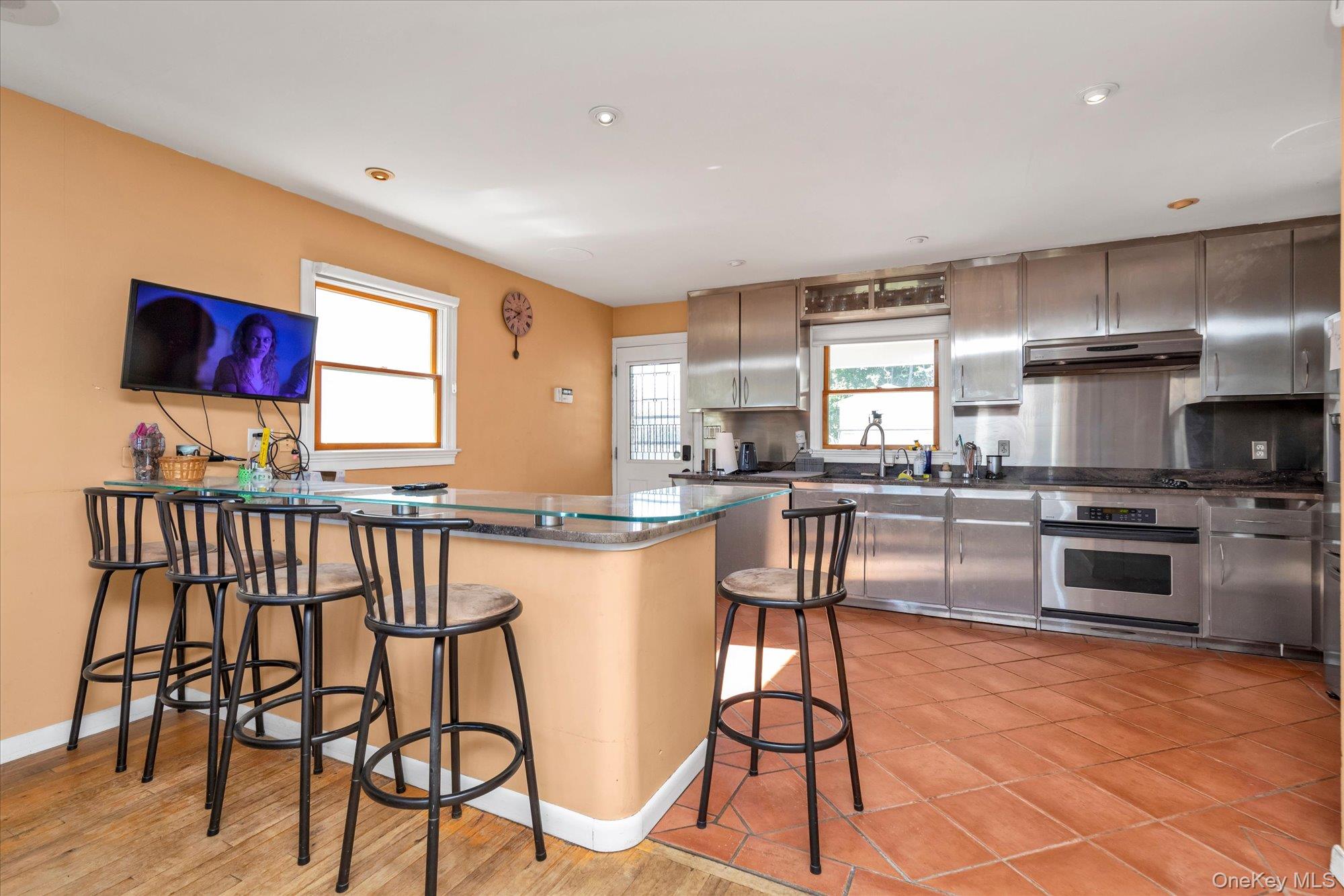 45 Carman Avenue — photo 11