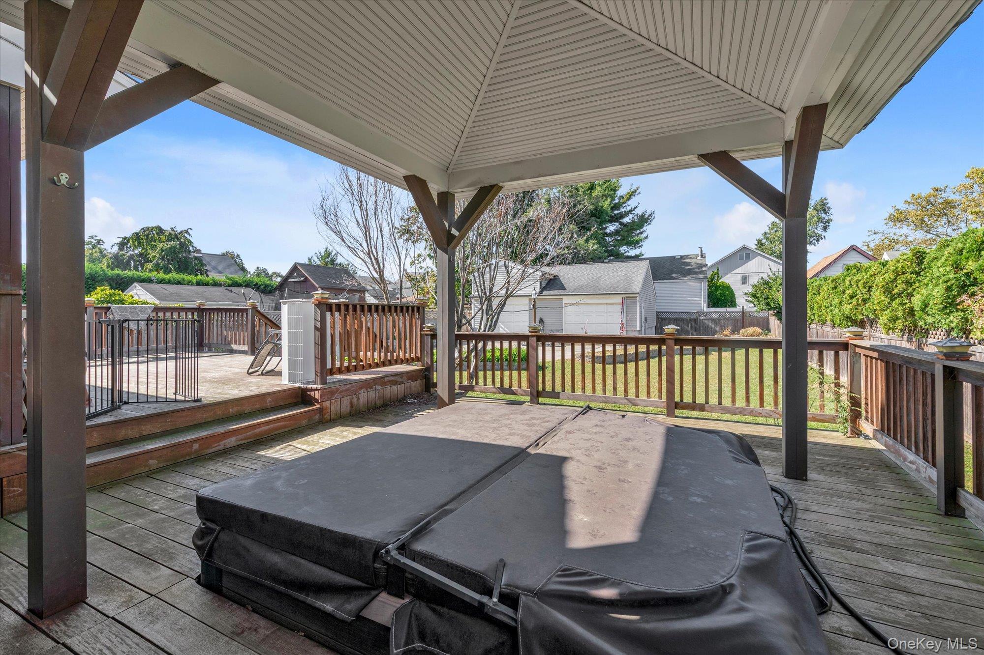 45 Carman Avenue — photo 3