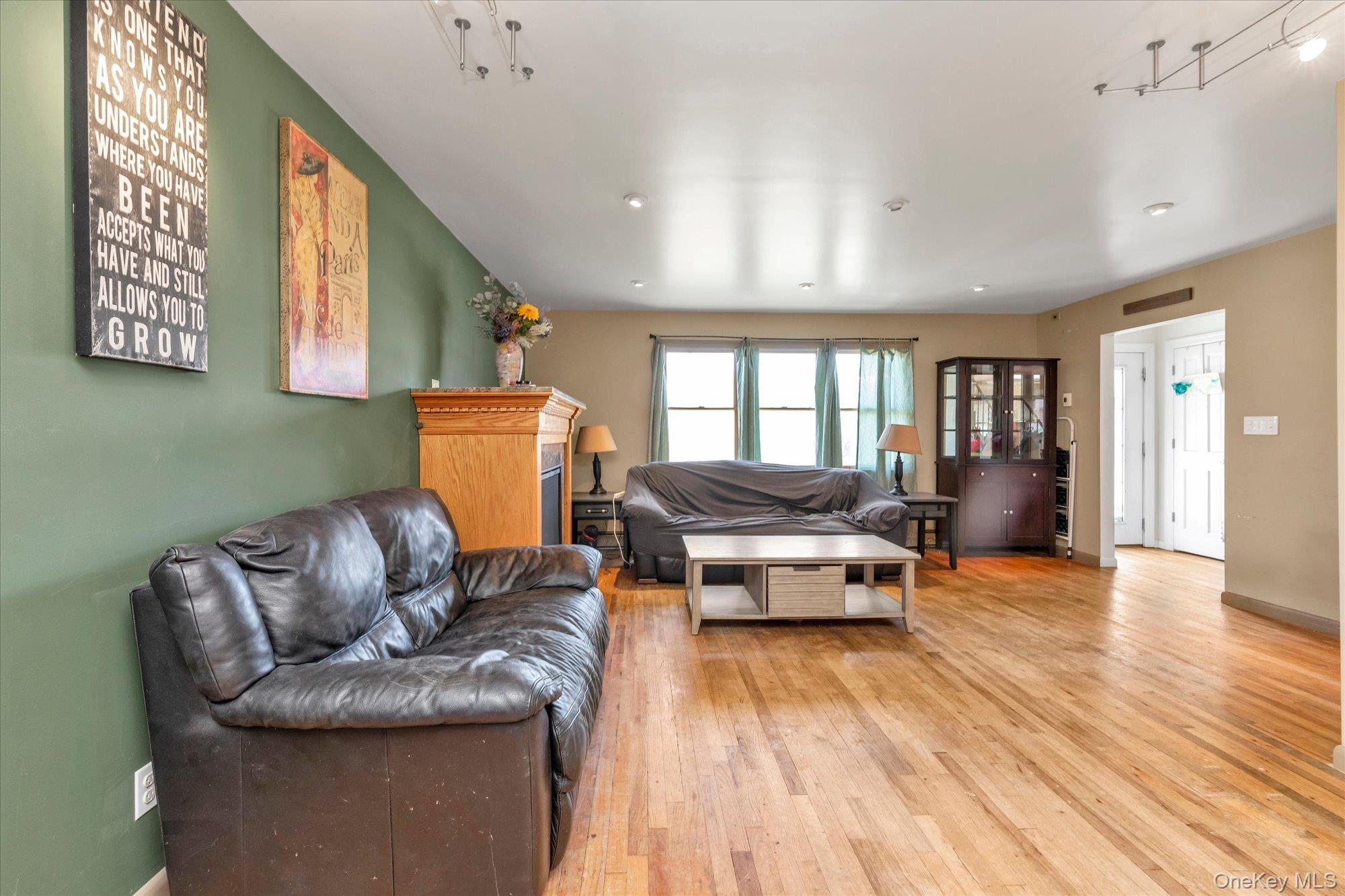 45 Carman Avenue — photo 6