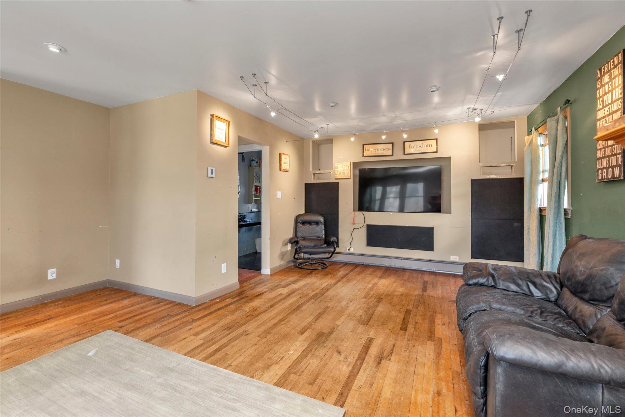 45 Carman Avenue — photo 8