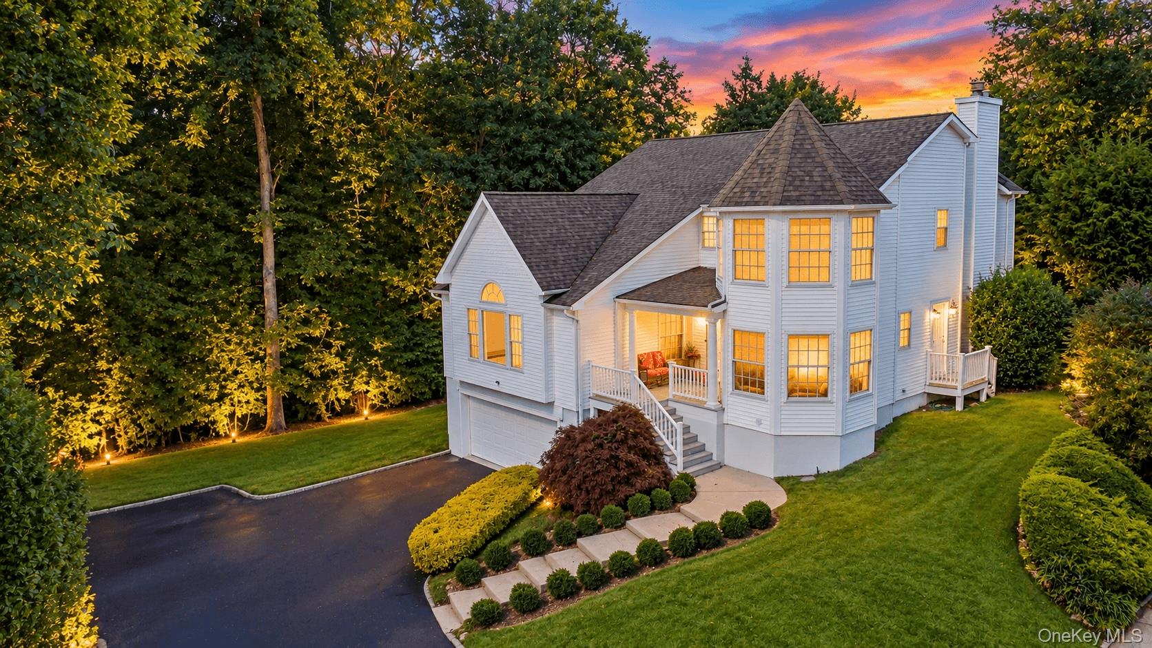 10 Matinecock Court