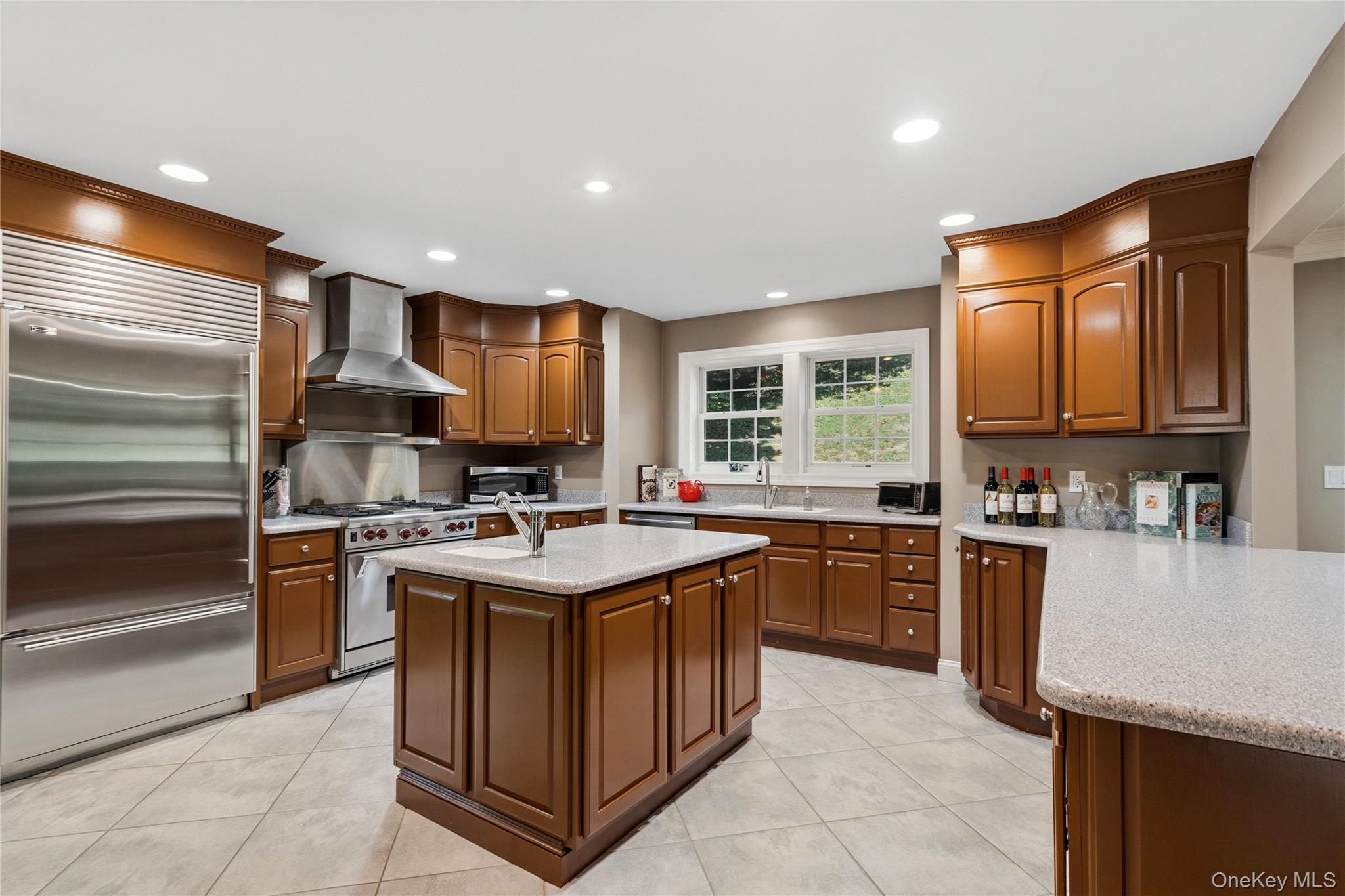 10 Matinecock Court — photo 8