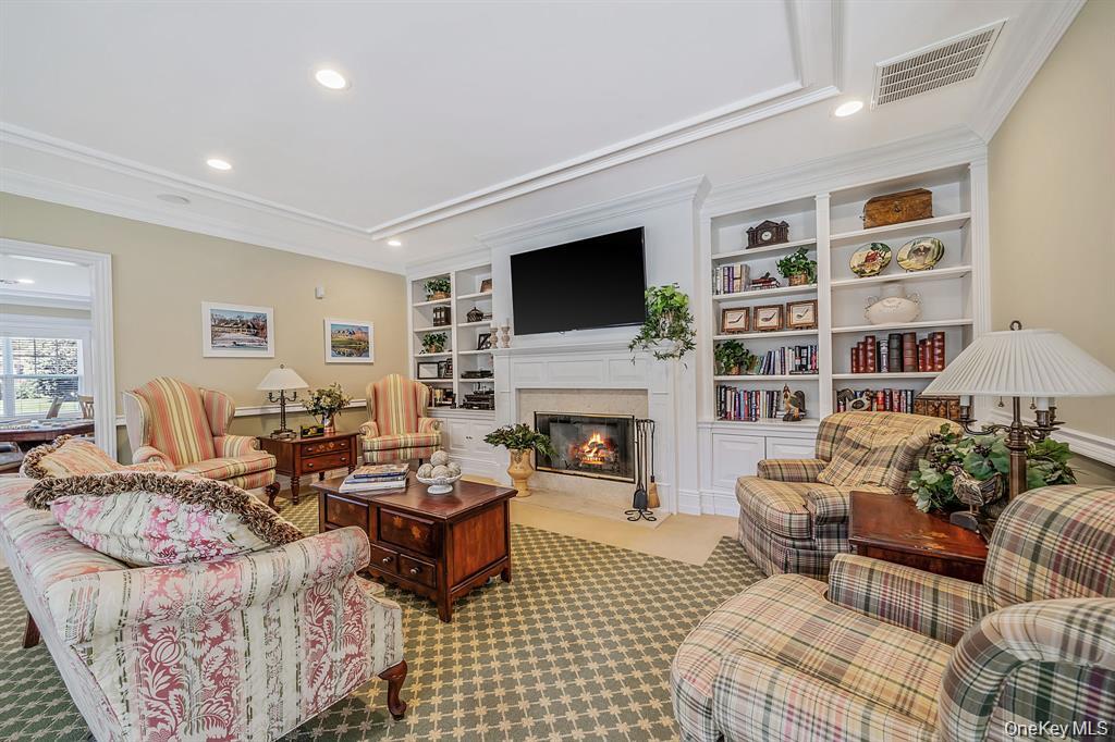 29 Golden Spruce Drive — photo 36