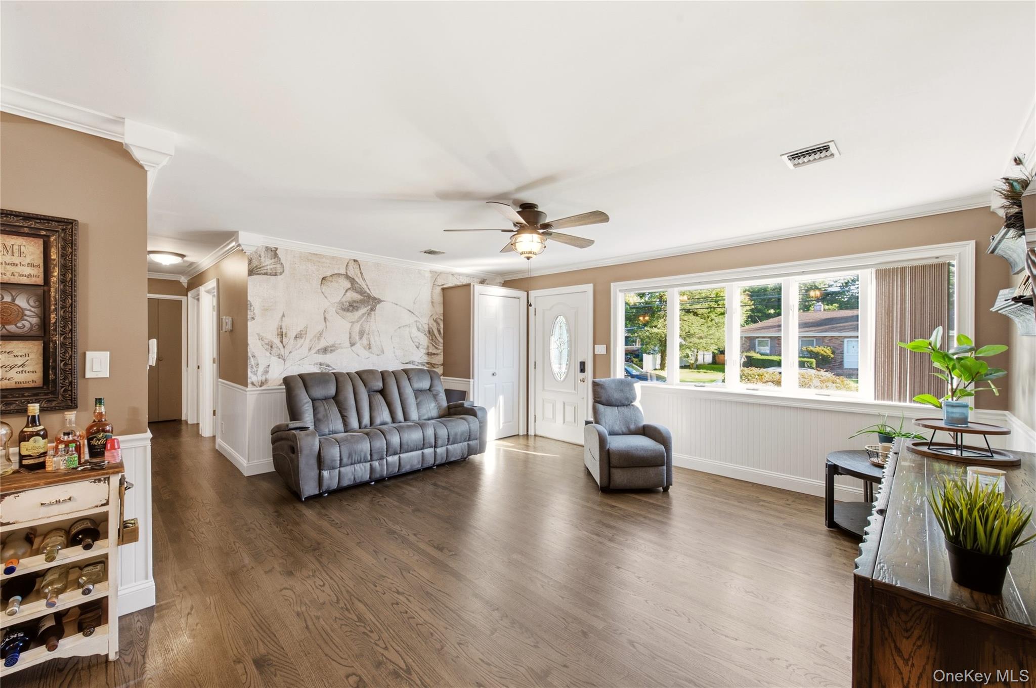 15 Oakwood Street — photo 2