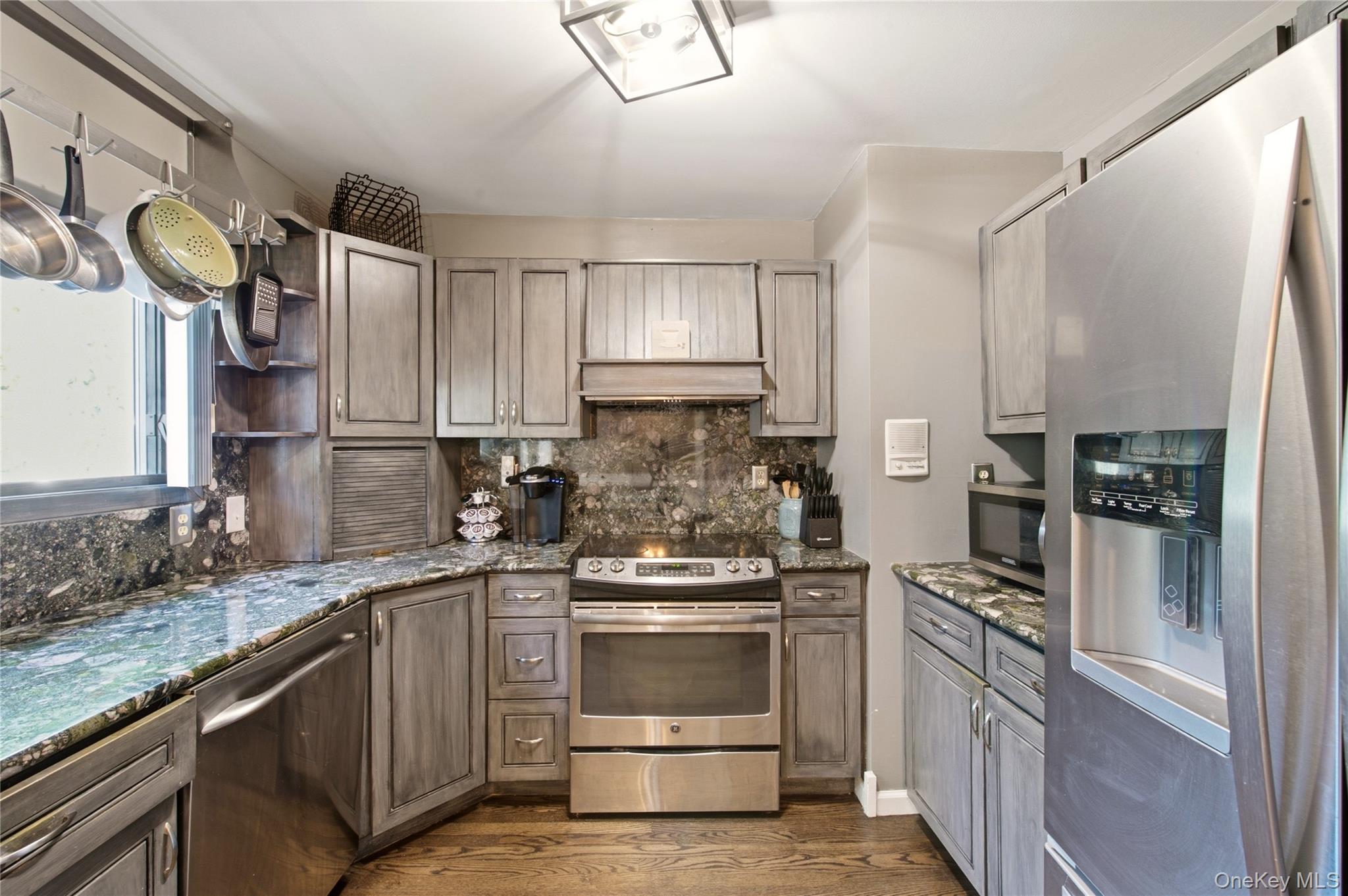 15 Oakwood Street — photo 7