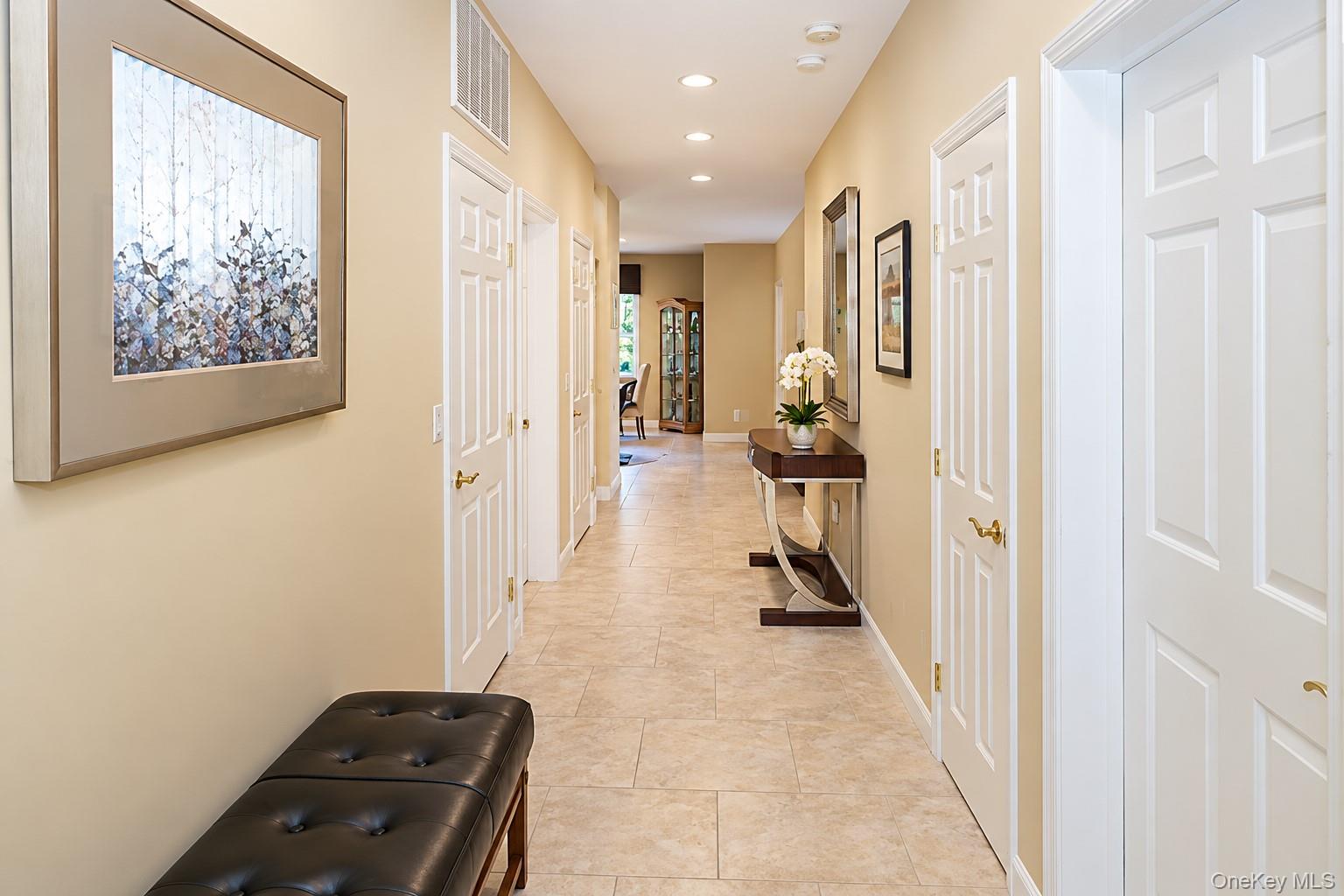 581 Verona Drive — photo 3