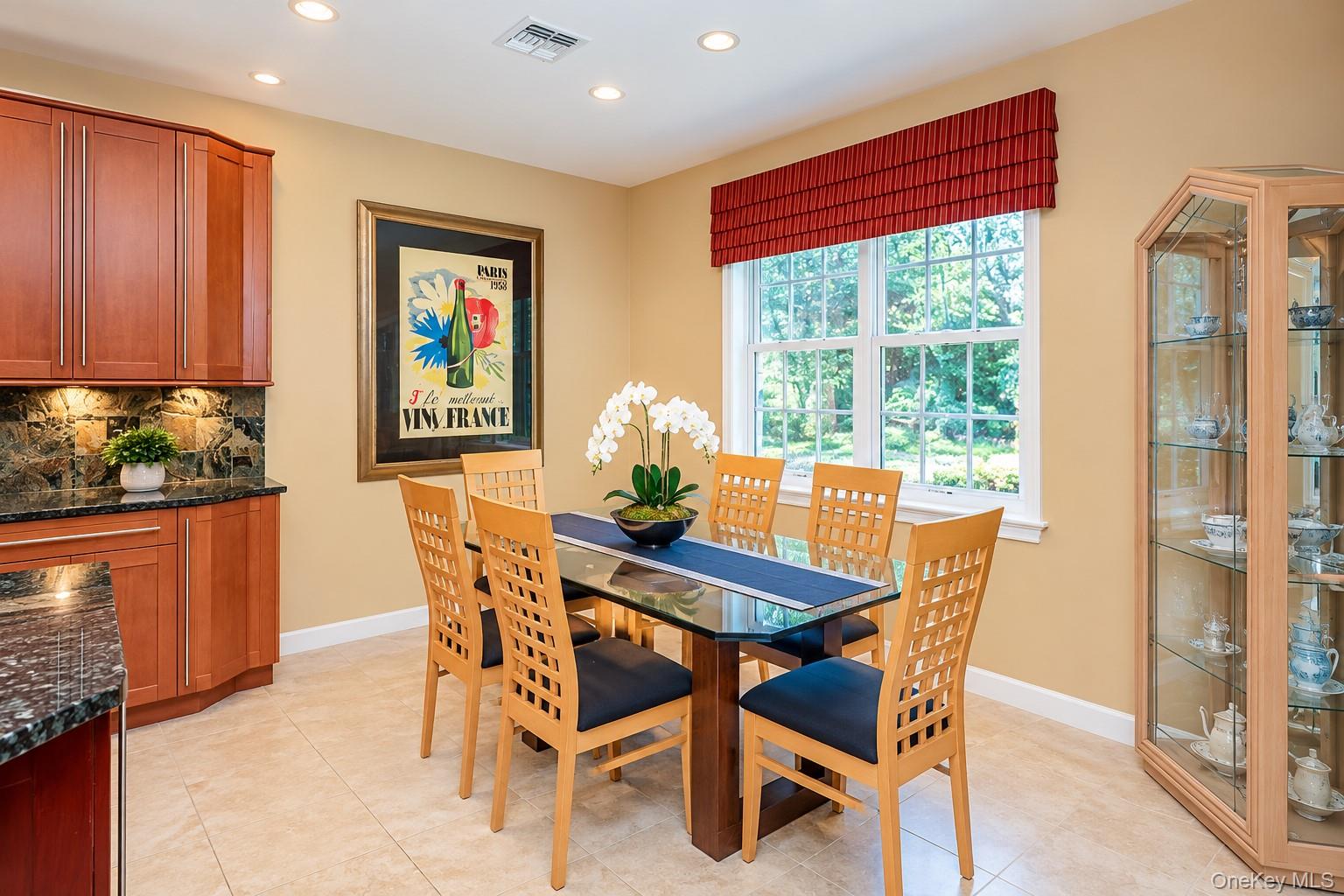 581 Verona Drive — photo 8