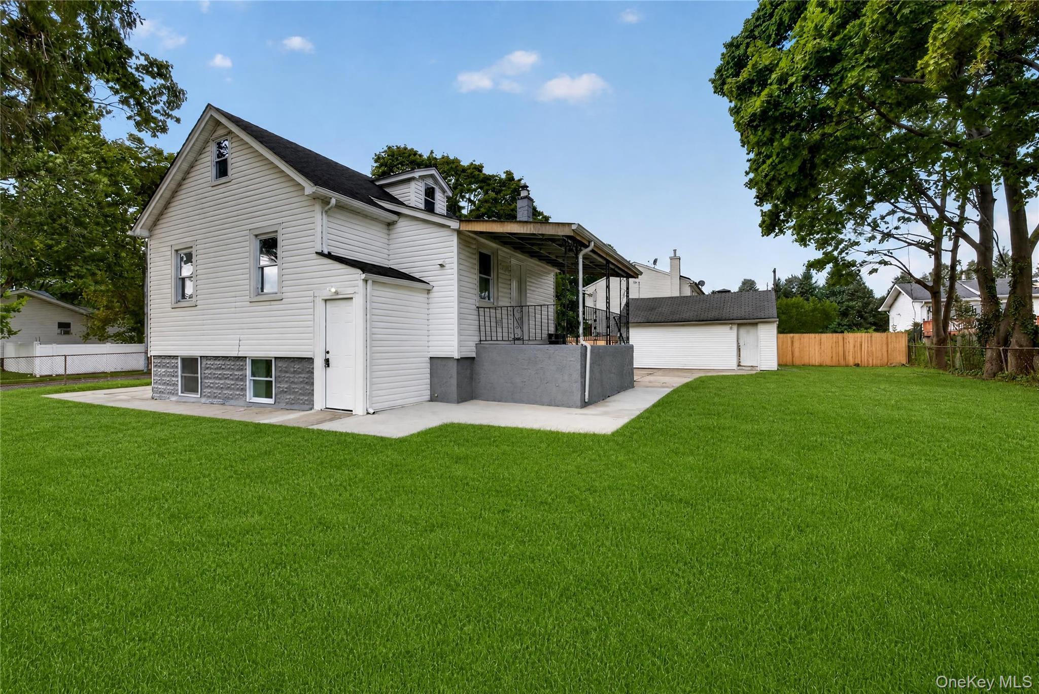 75 Apricot Street — photo 3