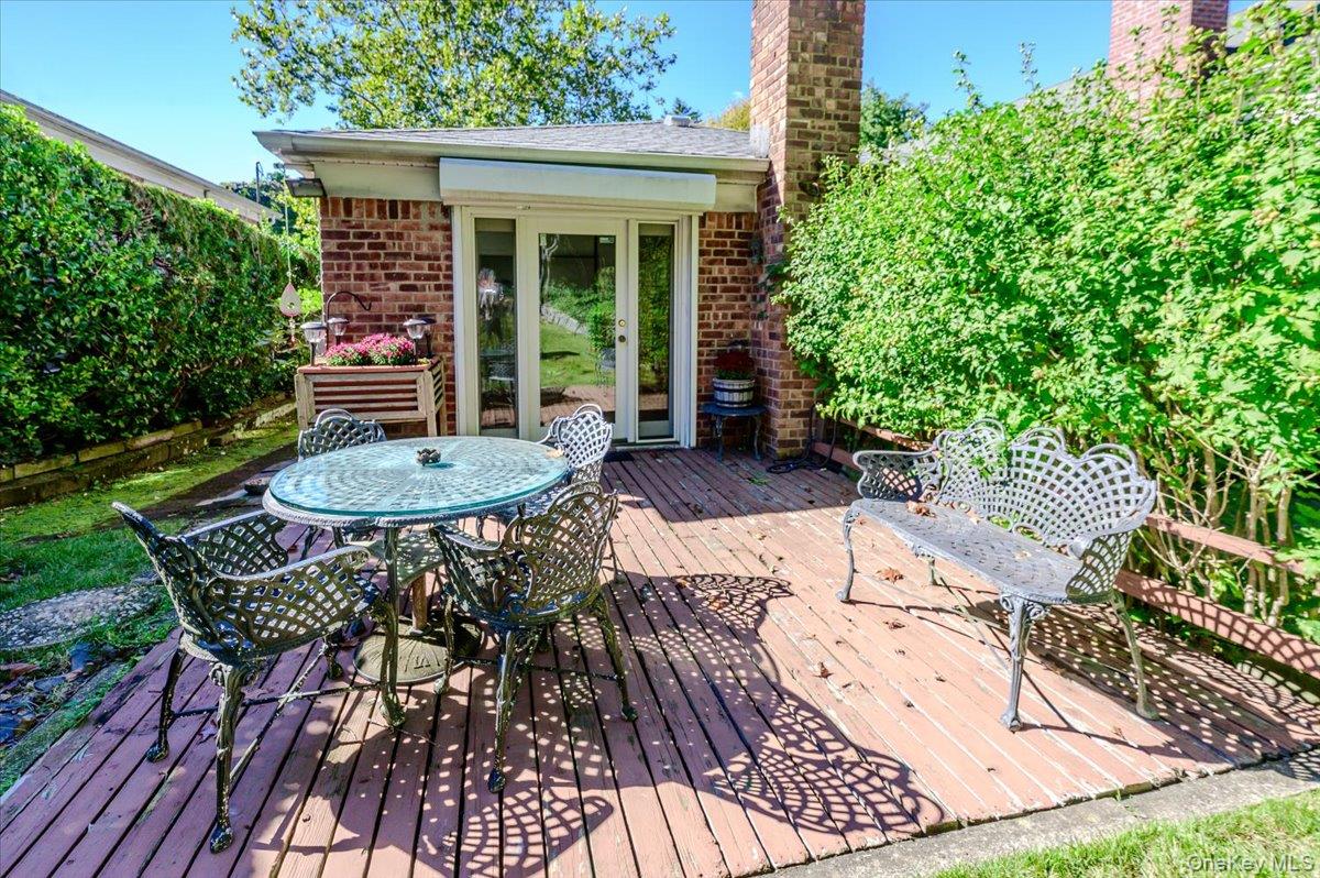3855 Douglaston Parkway — photo 23