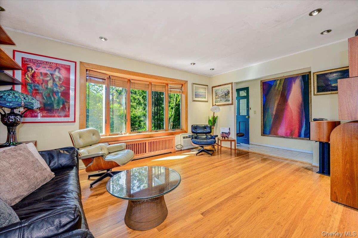 3855 Douglaston Parkway — photo 5