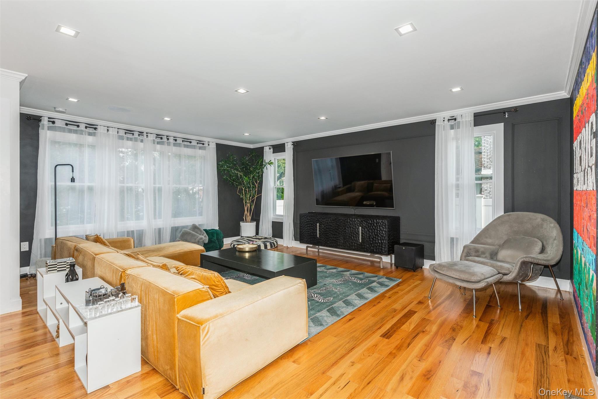 1402 Merrick Avenue — photo 2