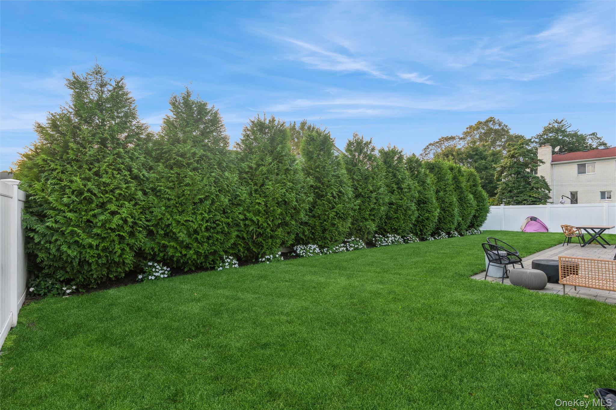 1402 Merrick Avenue — photo 33