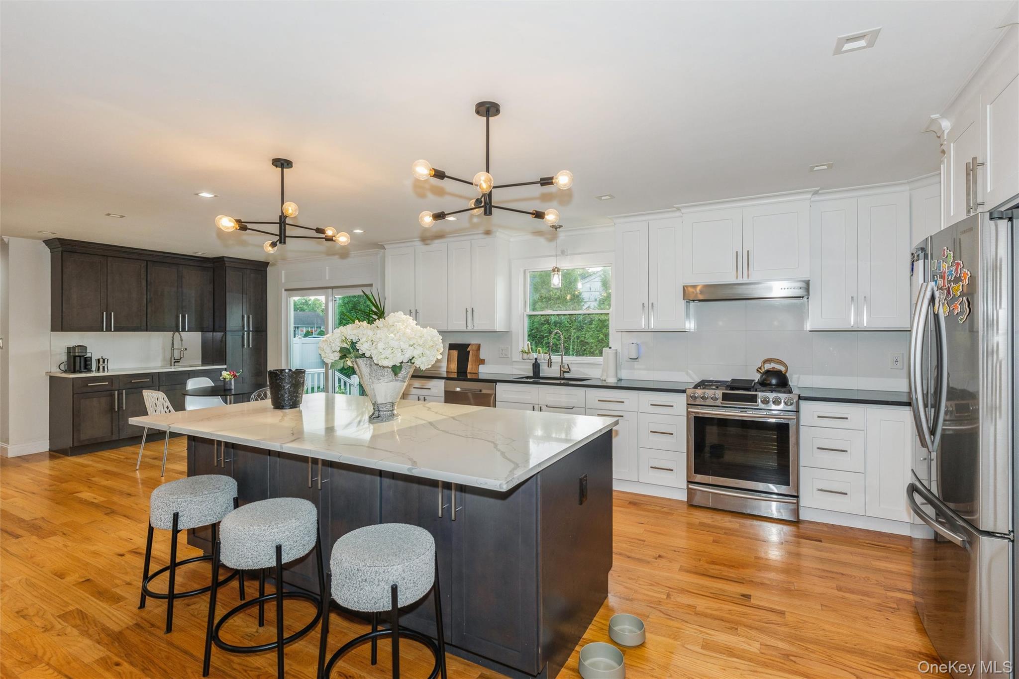 1402 Merrick Avenue — photo 10