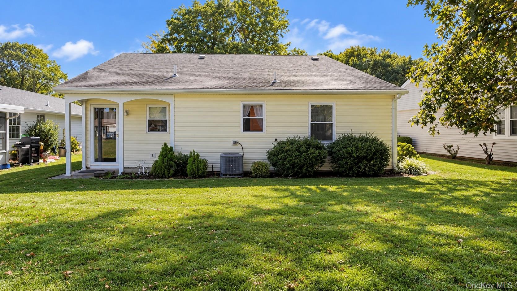 346 Edinburgh Drive — photo 3