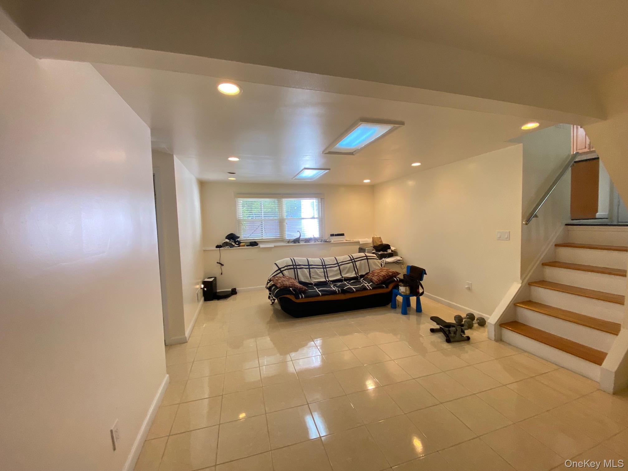 12 Russell Woods Road — photo 21