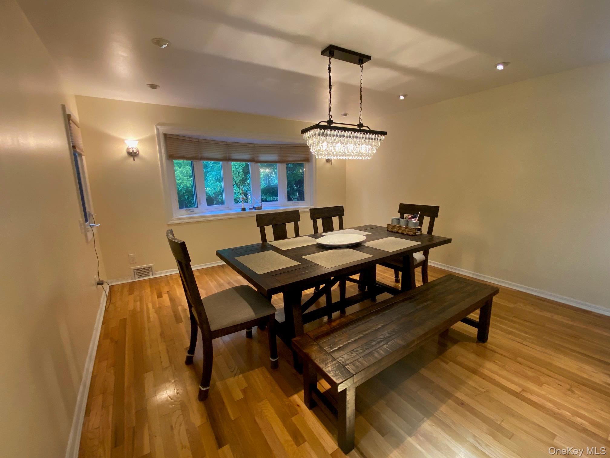 12 Russell Woods Road — photo 7