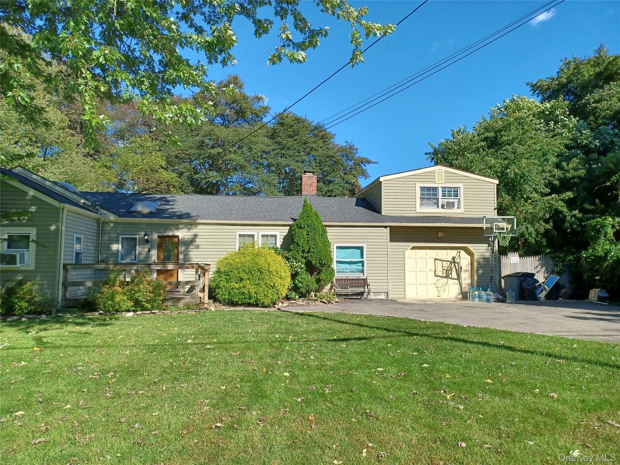 77 Dahlia Drive — photo 2