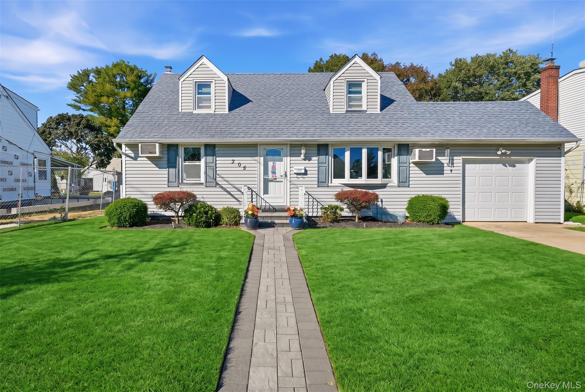 305 Nicholai Street, Hicksville