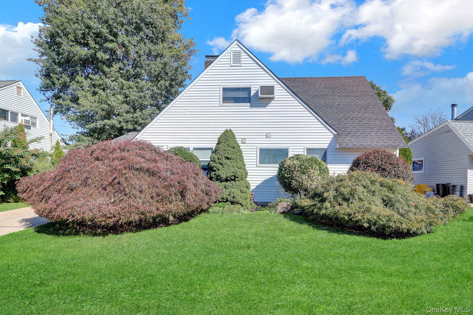 53 Spindle Road, Hicksville