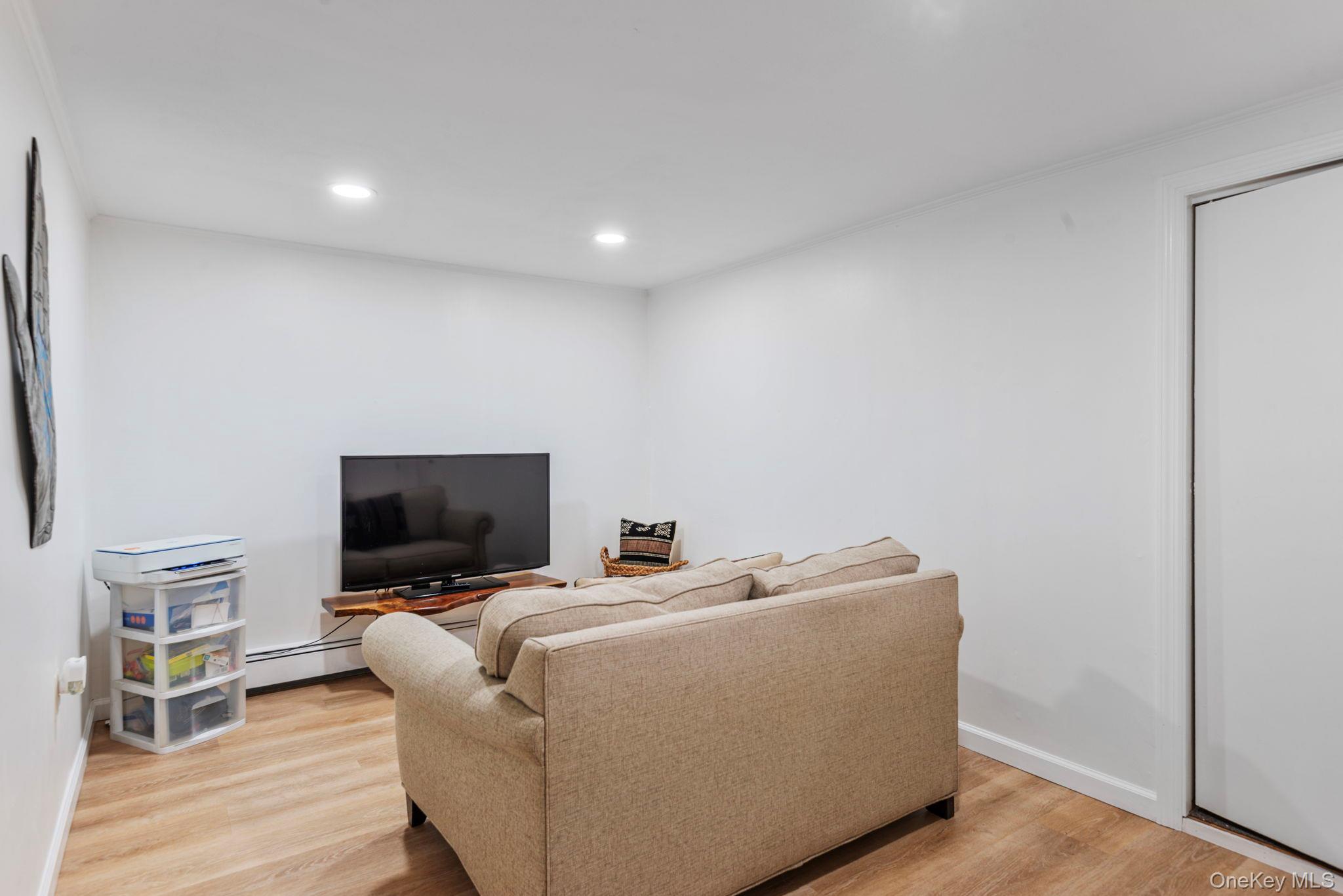 187 Scudder Avenue — photo 25