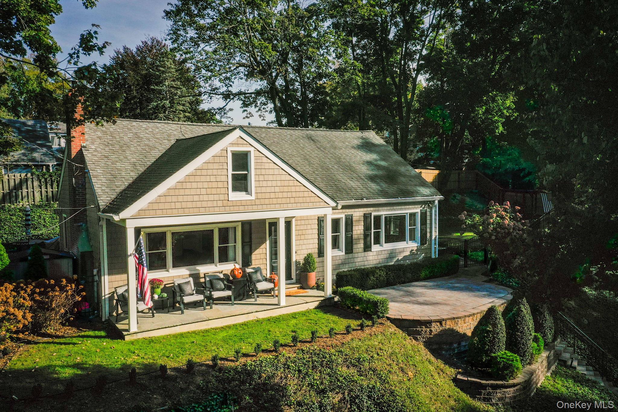 187 Scudder Avenue, Northport