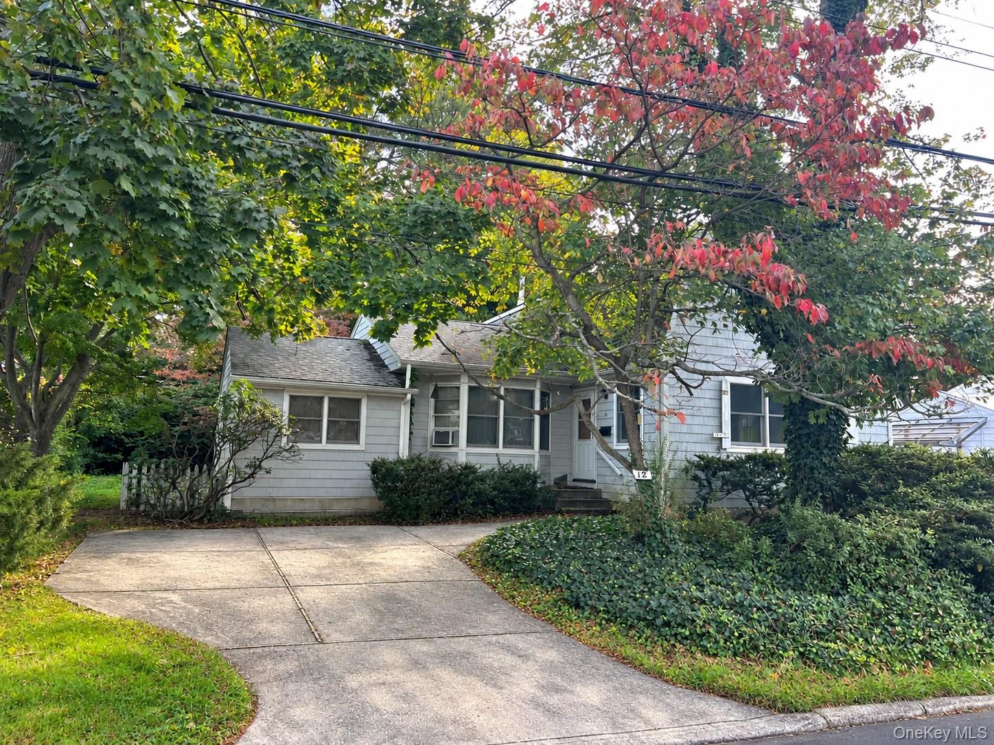 12 Haven Drive, East Northport