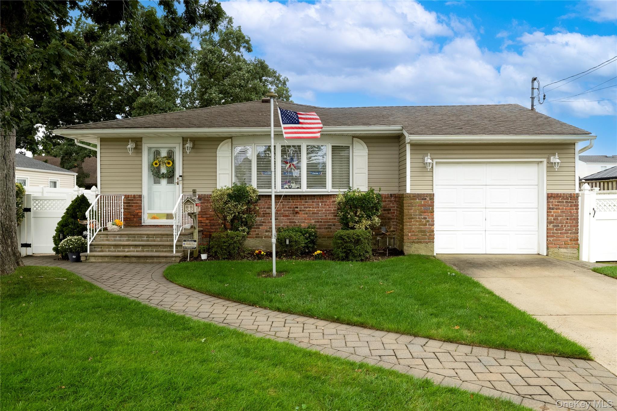 132 Yoakum Avenue, Farmingdale