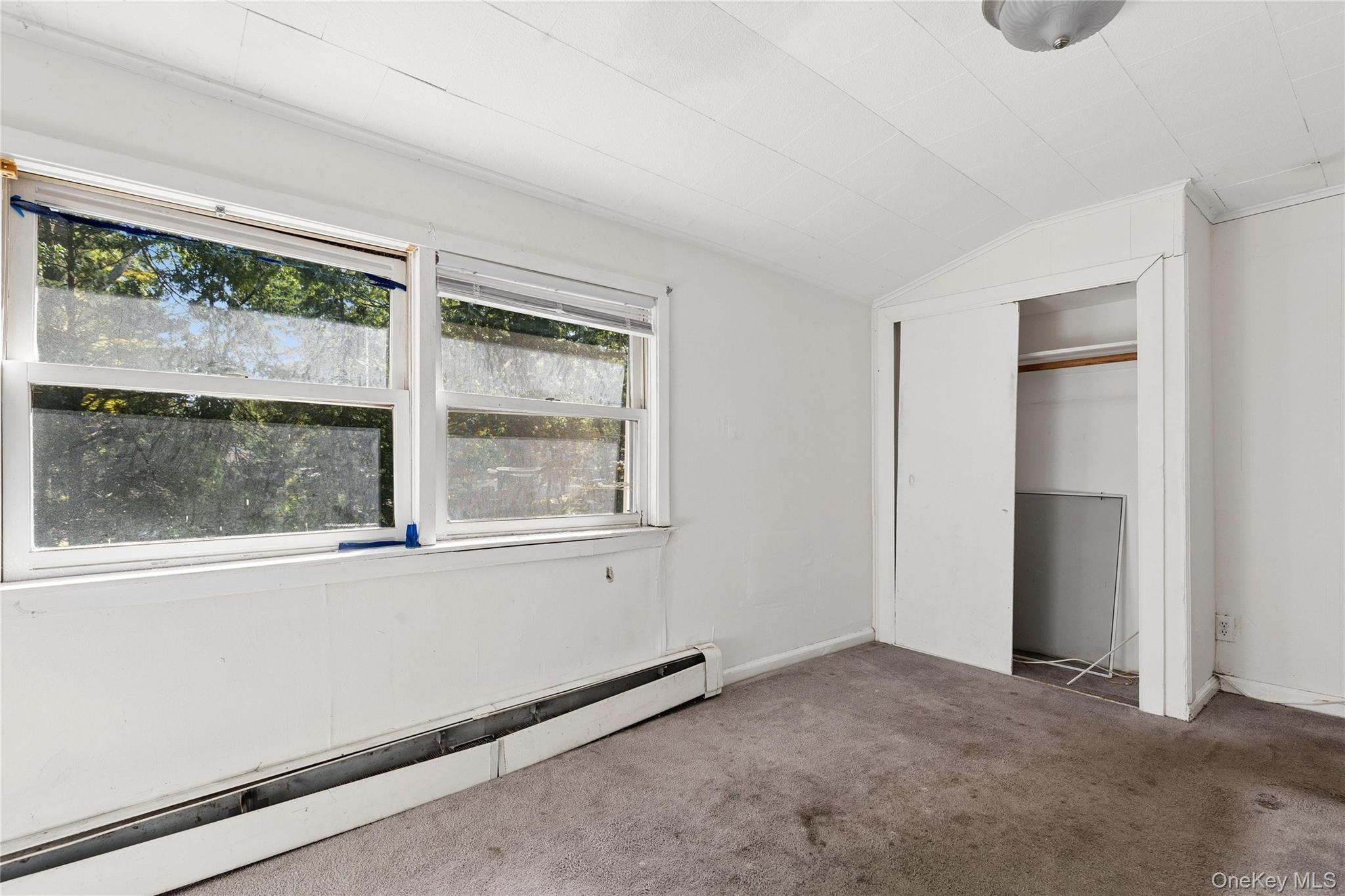 9 Plandome Place — photo 16