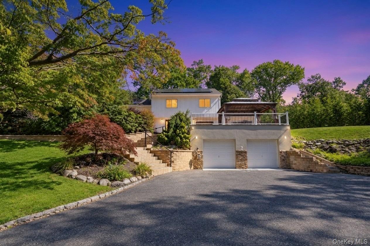 29 Hillside Lane, Syosset