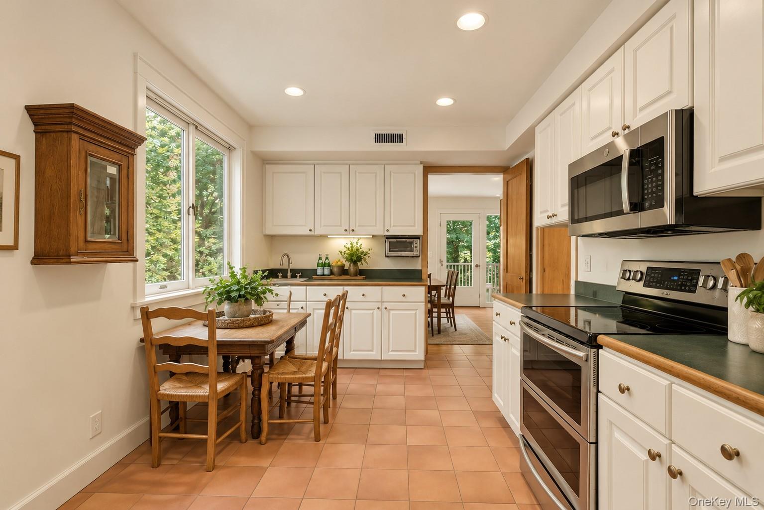 1620 Stewart Lane — photo 8