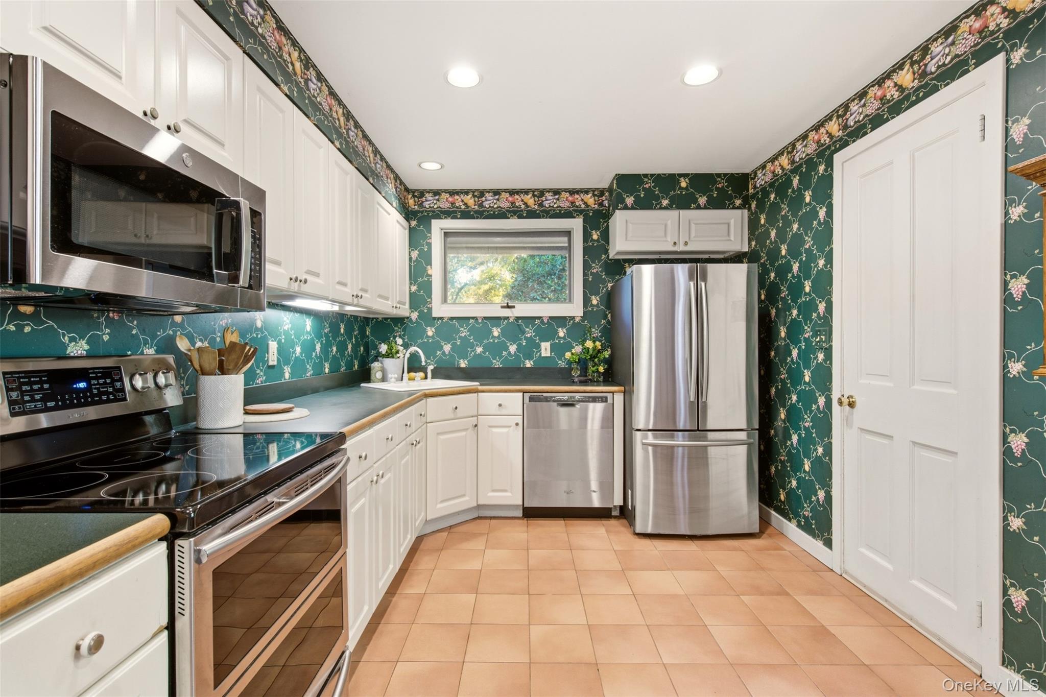 1620 Stewart Lane — photo 9