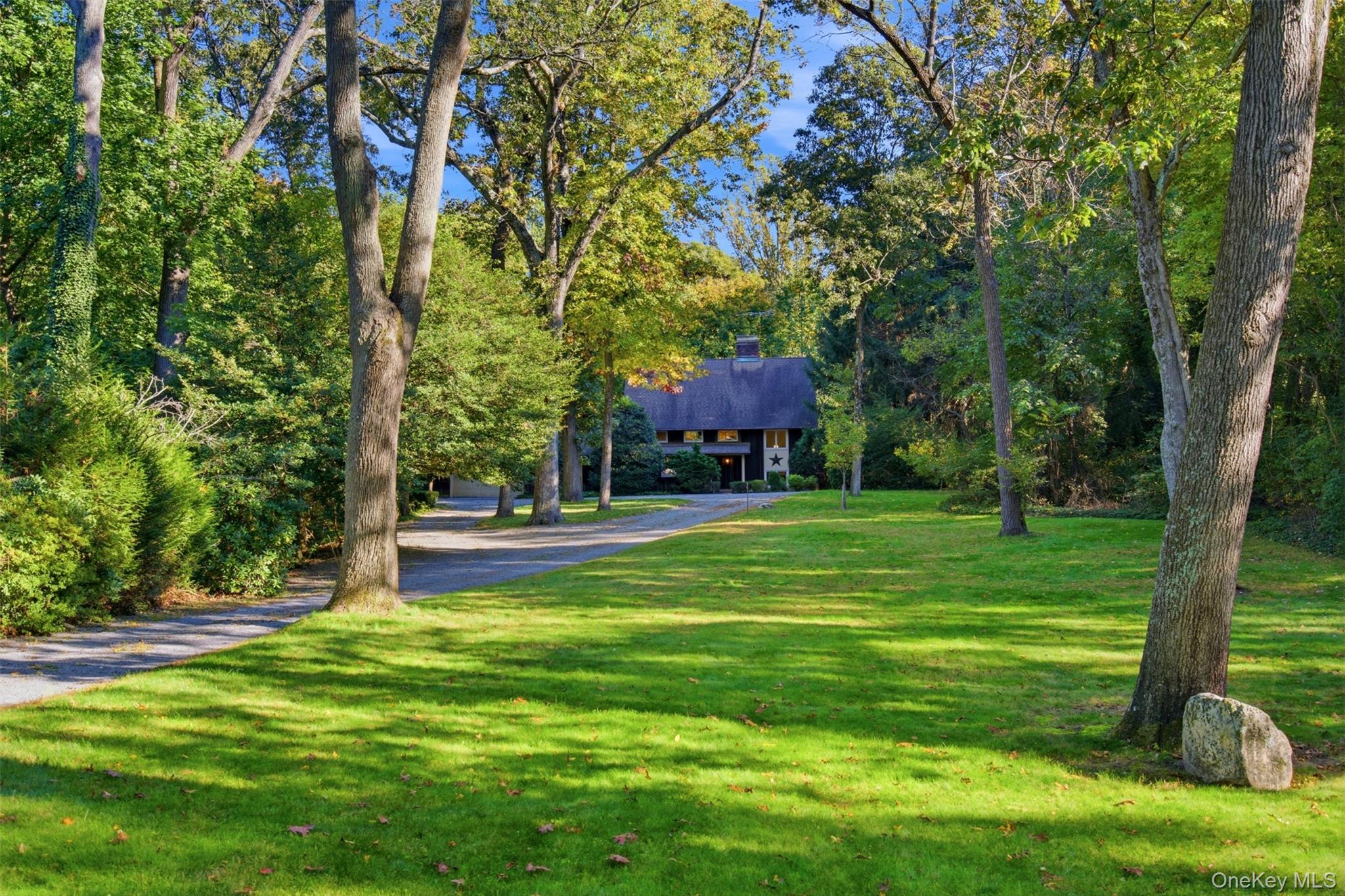 1620 Stewart Lane, Laurel Hollow